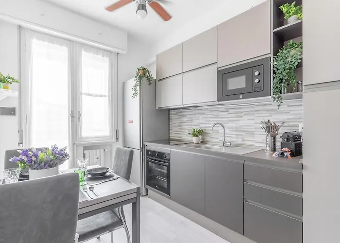 Comodo E Confortevole-sesto Piano Con Vista Appartamento Milano