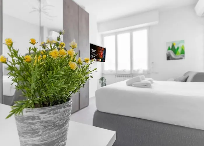 Comodo E Confortevole-sesto Piano Con Vista Appartamento Milano