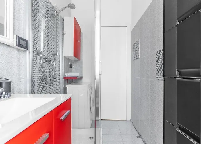 Comodo E Confortevole-sesto Piano Con Vista Milano