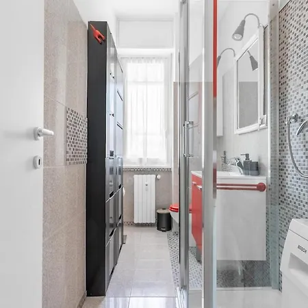 Appartamento Comodo E Confortevole-sesto Piano Con Vista Milano