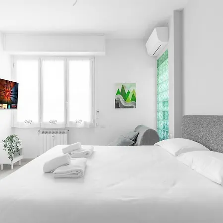 Comodo E Confortevole-sesto Piano Con Vista Milano
