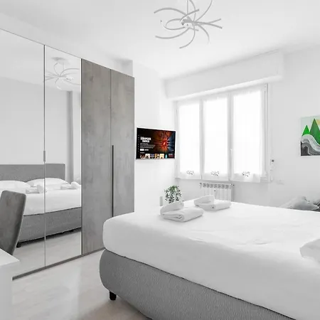 Comodo E Confortevole-sesto Piano Con Vista Appartamento
