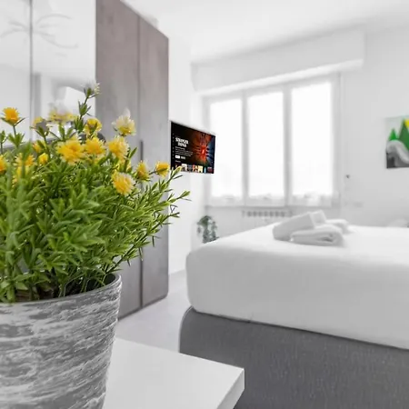 Comodo E Confortevole-sesto Piano Con Vista Appartamento Milano
