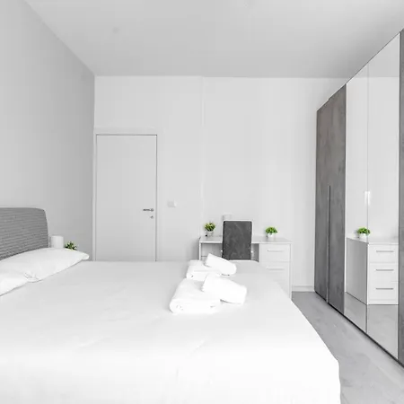 Apartamento Comodo E Confortevole-sesto Piano Con Vista Milão